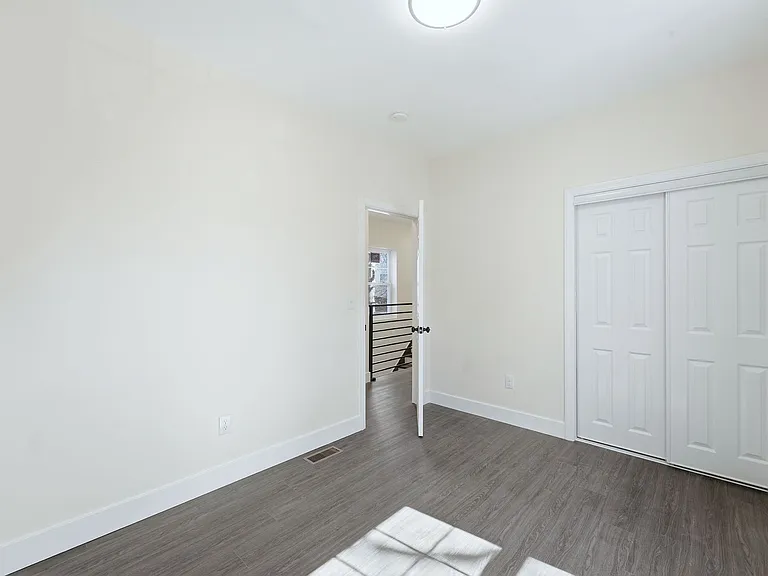 392 S 19th St #2 — Photo 7