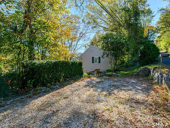 4th image of 54 Farview Dr