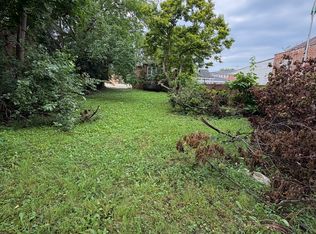 9152 S Dauphin Ave, Chicago, IL 60619