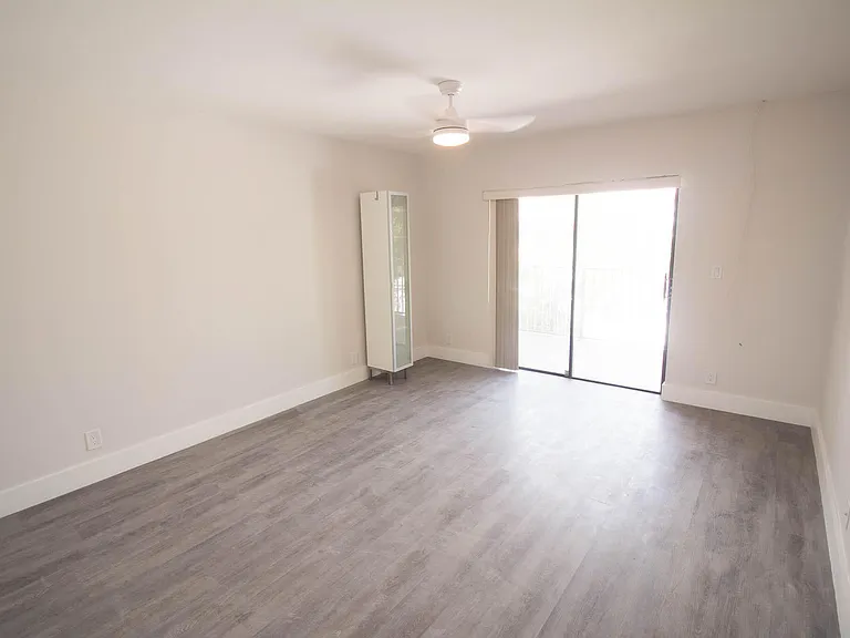 223 SE 11th Ave #223 — Photo 14