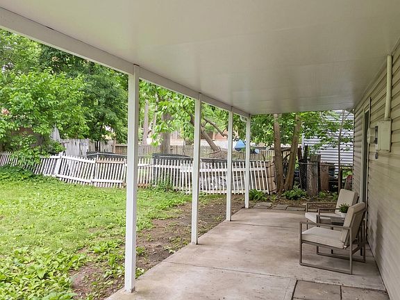 3rd image of 2812 Cabot Dr