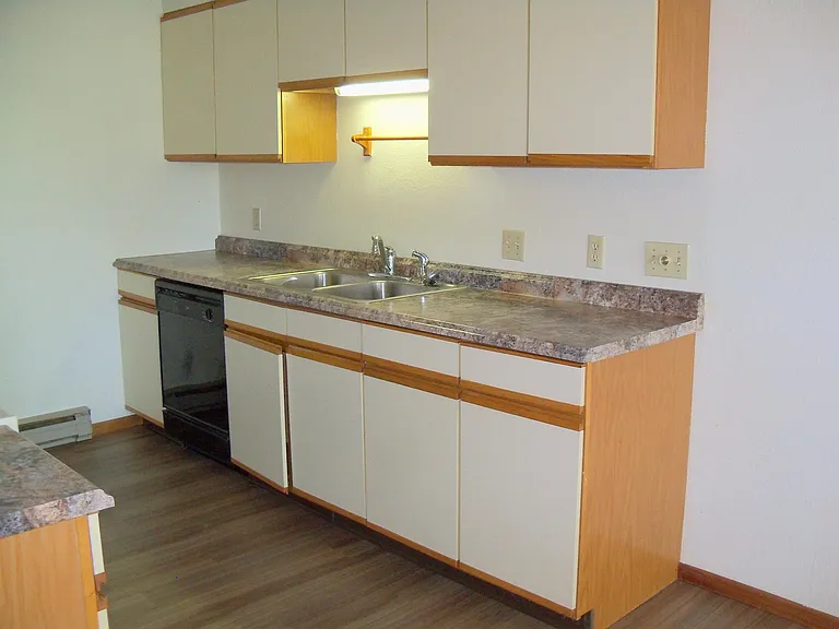 1350 Panners Pl #H — Photo 3