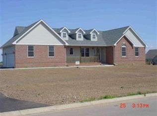 101 S Stone Creek Dr, Valparaiso, IN 46383