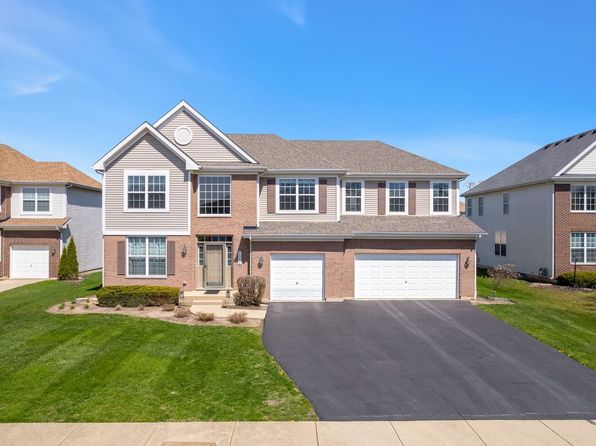 1932 Primrose Ct, Bartlett, IL 60103