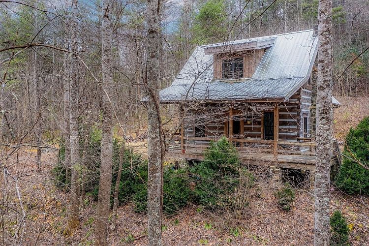 459 Old Yellow Mountain Rd, Marion, NC 28752 | Zillow