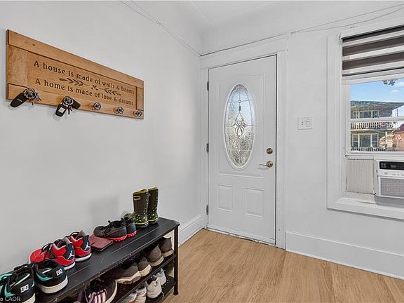 3rd image of 21 Cameron Ave N