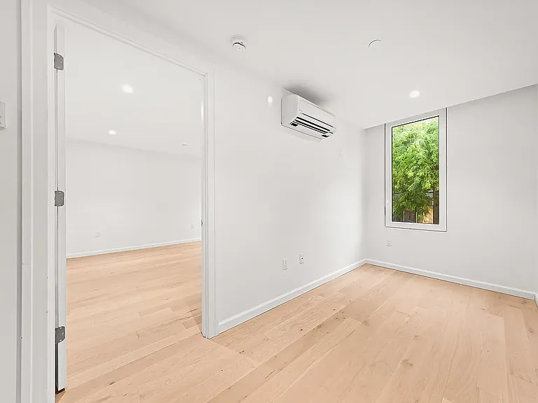 41-01 24th St #Townhouse 1 — Photo 19