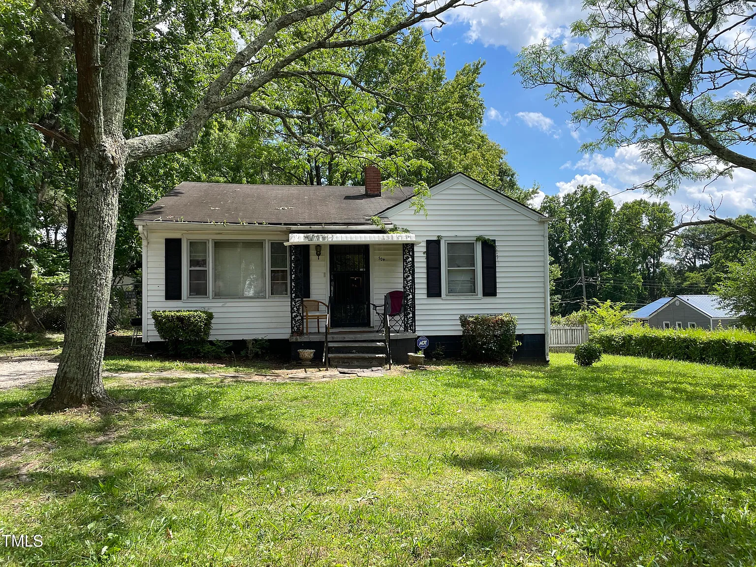 3 bed, 1.0 bath, 960 sqft, $1,400 — Photo 2