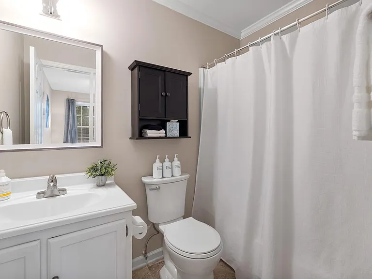 144 Lake Hollow Cir — Photo 13