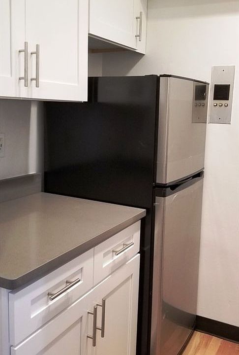 2nd image of 22 W 14th St #2HN