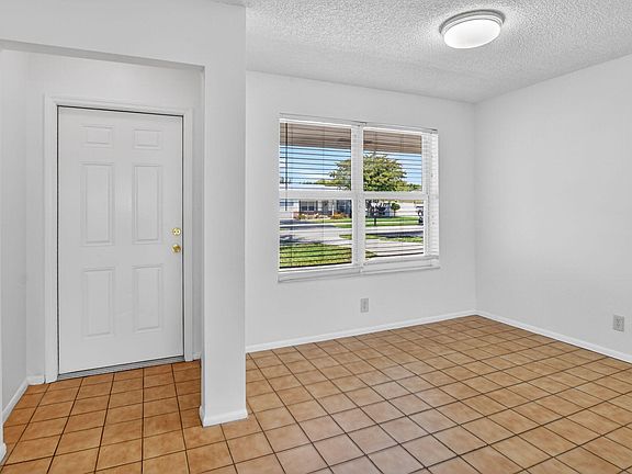 4th image of 19486 Delaware Circle