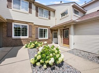 2215 White Water Way, Eagan, MN 55122