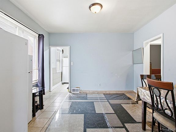 5th image of 7053 Reuter St