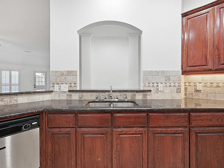 2216 Paige Ct — Photo 31