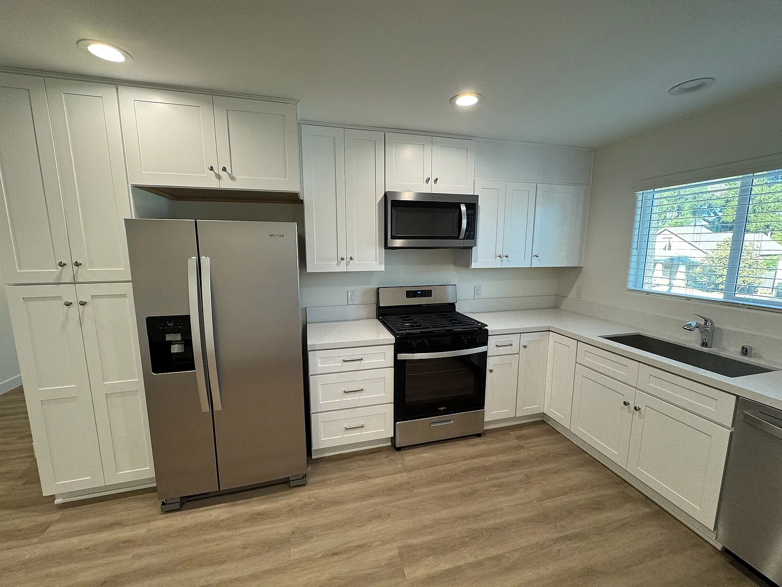 2 bed, 1025 sqft, $2,950 — Photo 2