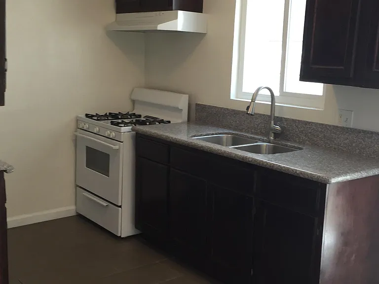 4353 Toland Way #14 — Photo 10