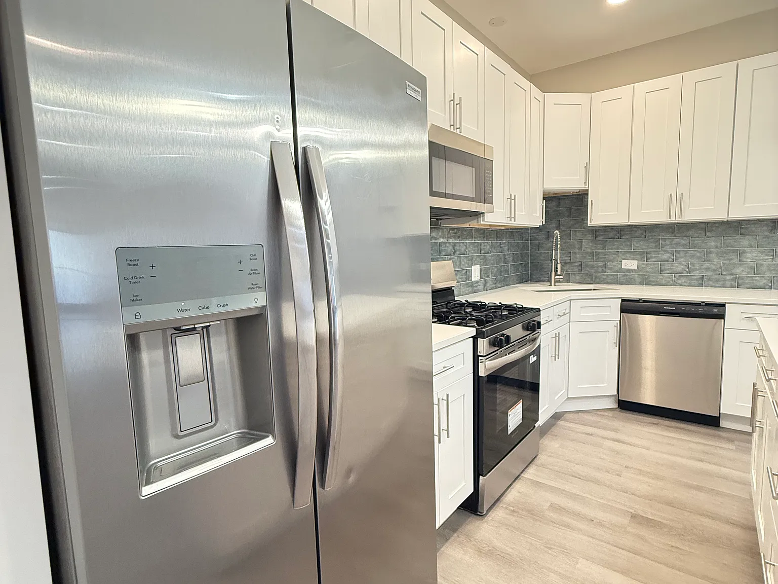 2 bed, $2,600 — Photo 3