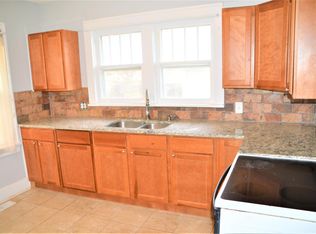 1833 S Holland Ave, Springfield, MO 65807