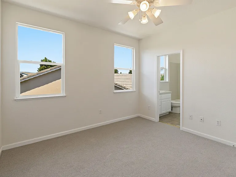 1050 Overland Pl — Photo 12