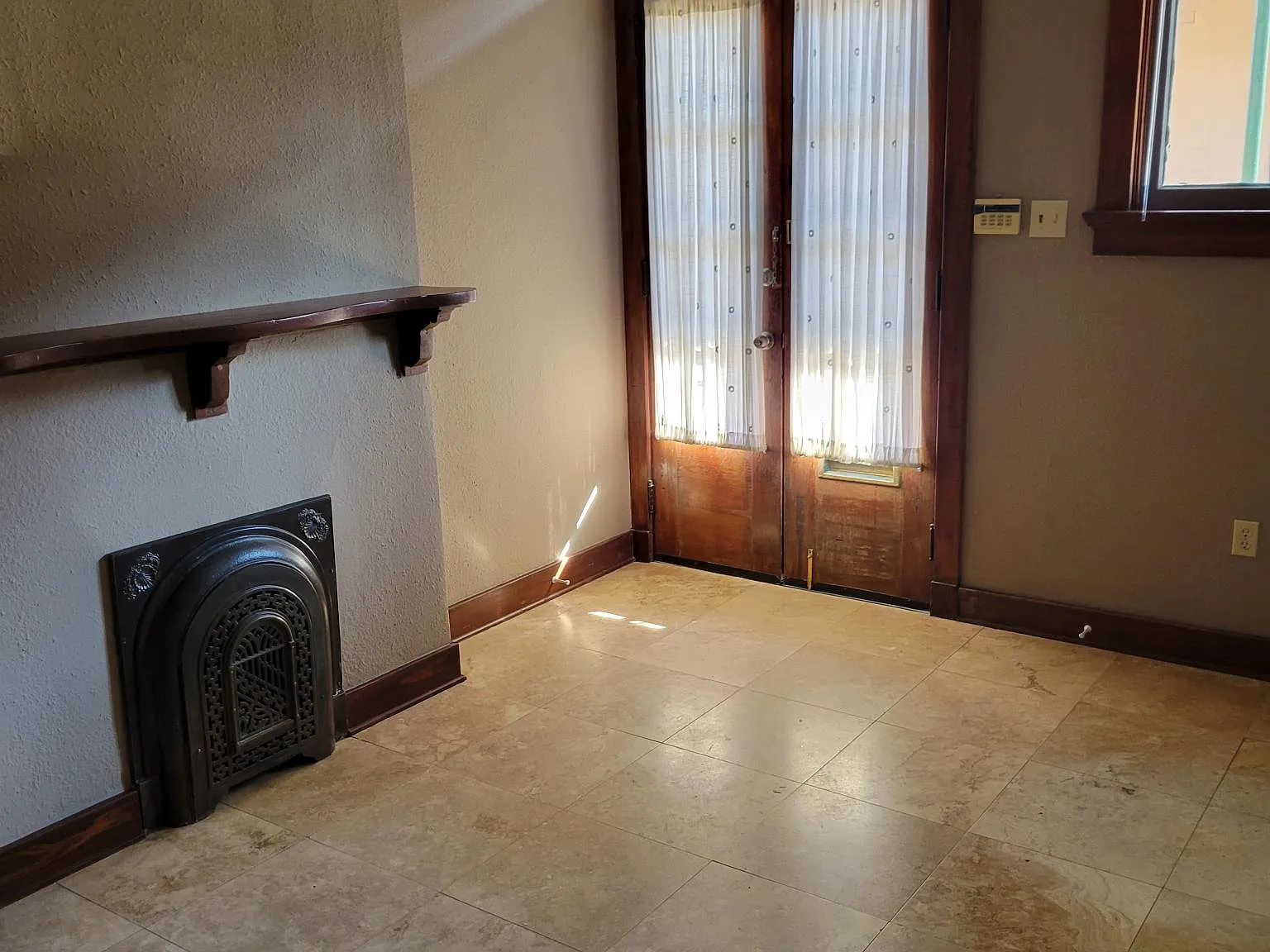 103 Vallette St — Photo 4