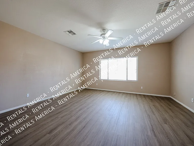 876 E Riviera Pl — Photo 24