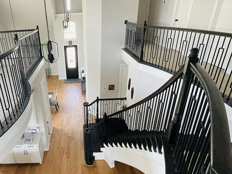 305 Cypress Hill Dr — Photo 5