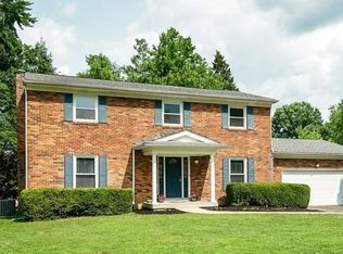 201 Dunblane Pl, Douglass Hills, KY 40243