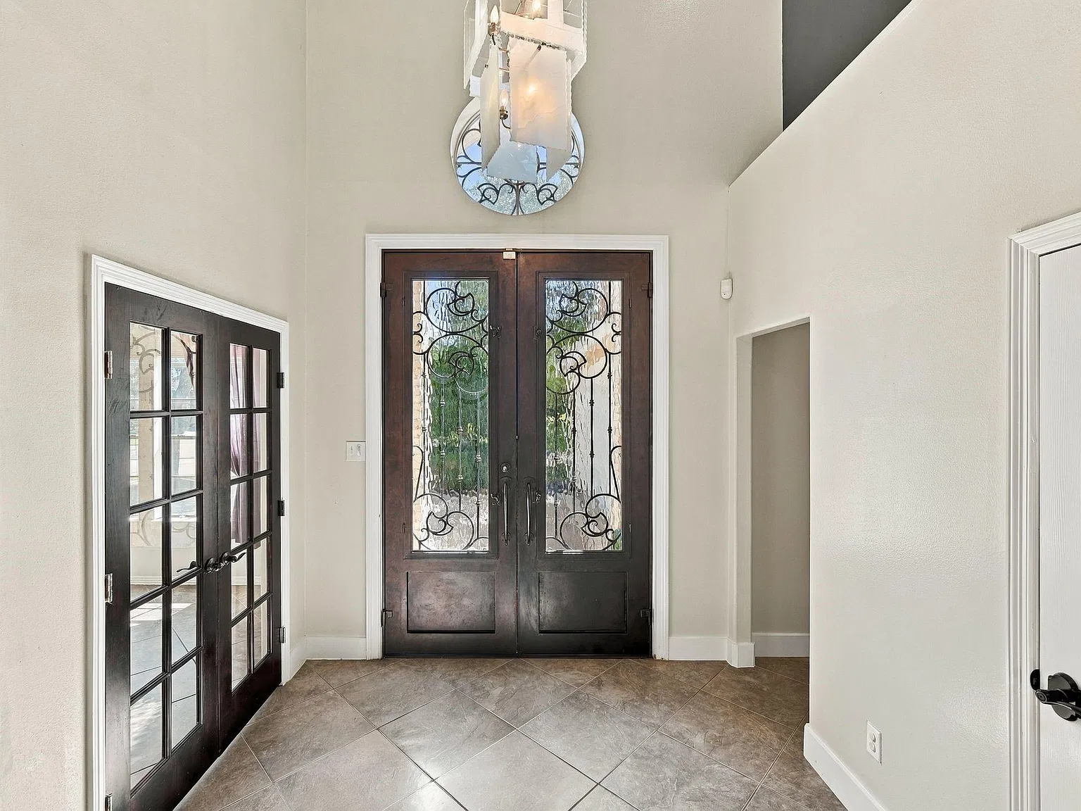 4 bed, 3.5 bath, 2873 sqft, $3,500 — Photo 3