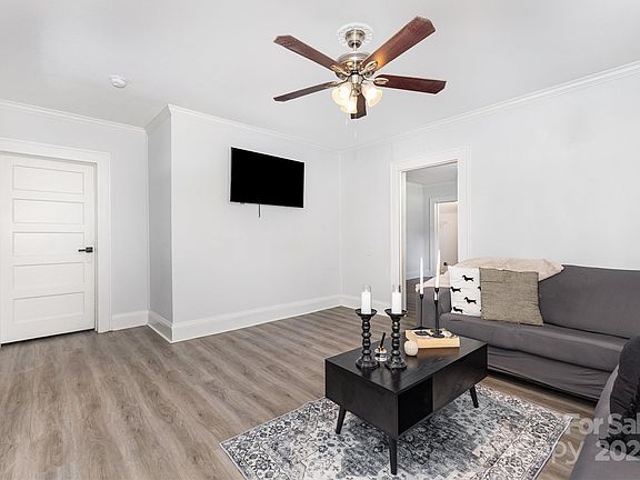 5th image of 1397 Grace Ave