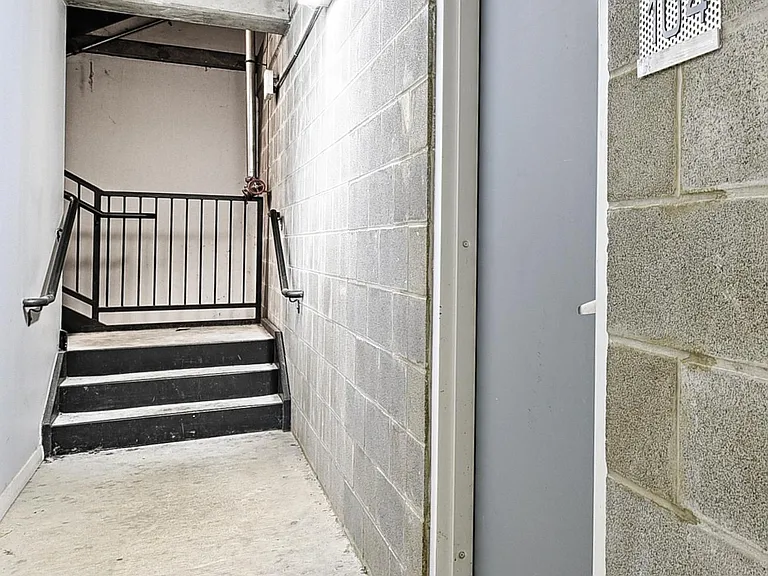 1001 Belleview St #104 — Photo 6