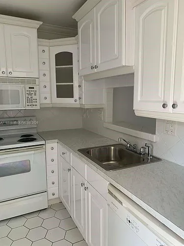 5003 NW 35th St #405 Photo 1