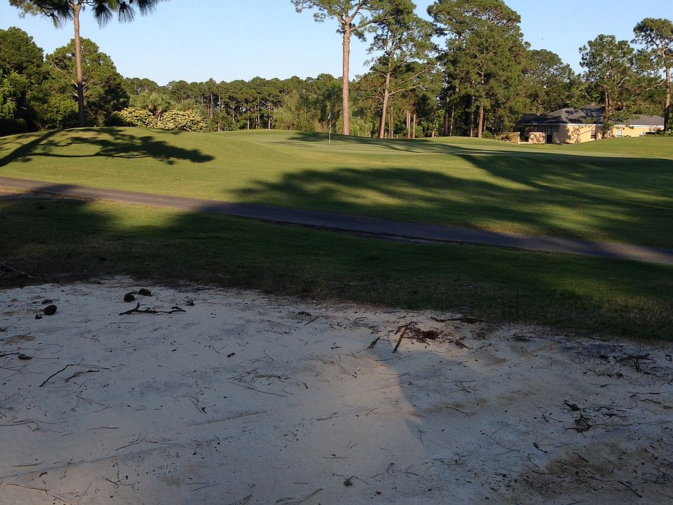 Looking toward #4 green