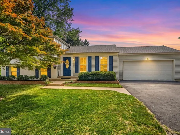 12670 Magna Carta Rd, Herndon, VA 20171