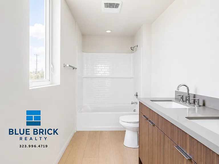326 Robinson St #502 — Photo 12