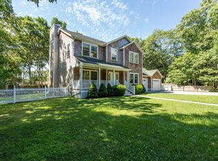 105 W Tiana Rd, Hampton Bays, NY 11946