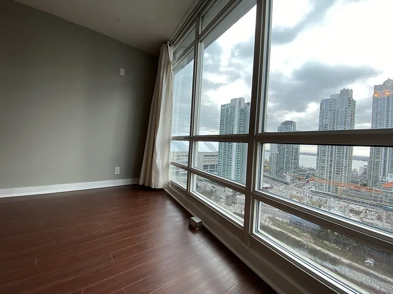 397 Front St W #2201 — Photo 10