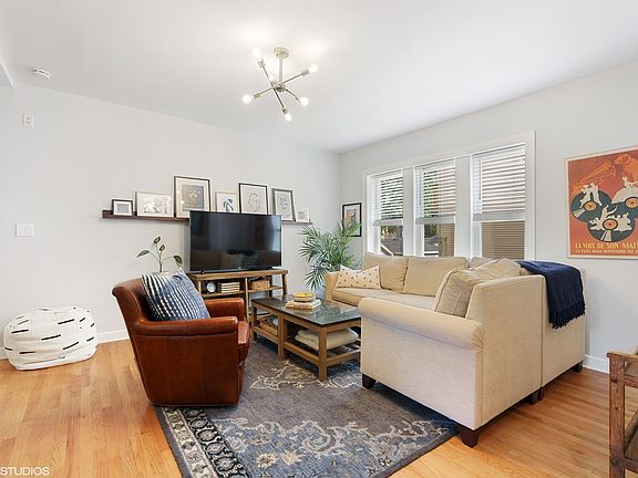 3rd image of 2531 N Talman Ave APT 1E