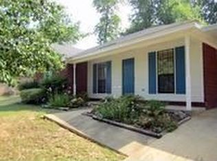 118 Valley Creek Dr, Prattville, AL 36066