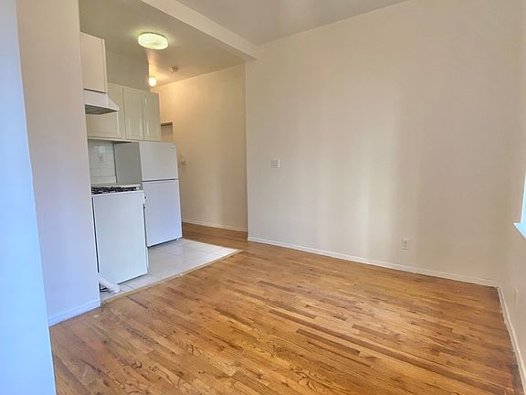 2nd image of 1229 1st Ave #2