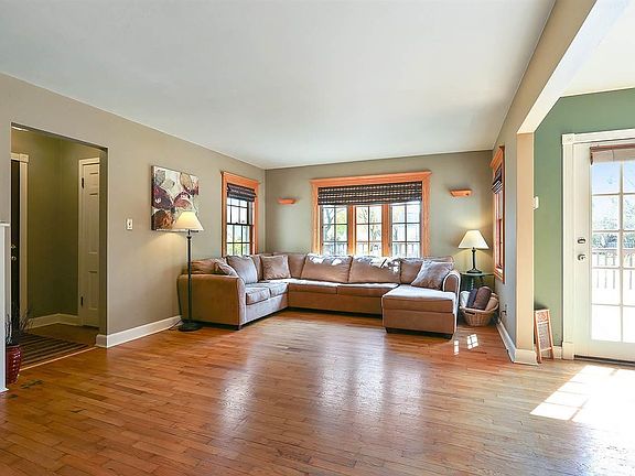 2nd image of 1156 Marquette Ave