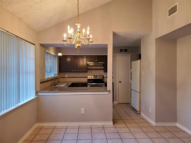 16315 Thistleglen Dr — Photo 3