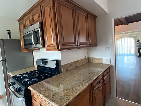 5th image of 143 Argonne Ave #145