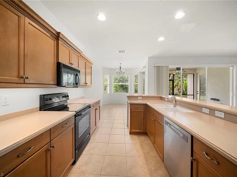 20552 Ardore Ln — Photo 18