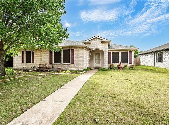 4th image of 1403 Coral Reef Ln