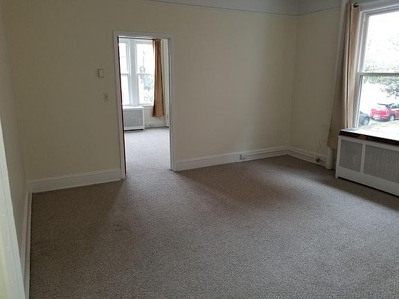 5th image of 1058 Quincy Ave