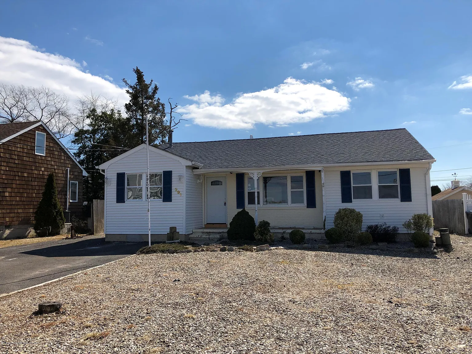 291 Alabama Ave photo 1