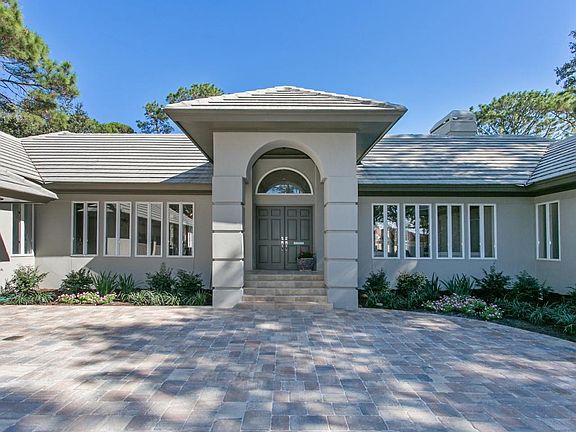 2nd image of 208 Settlers Row N