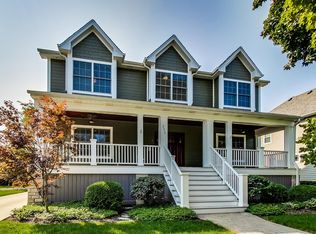 220 E Franklin St, Wheaton, IL 60187