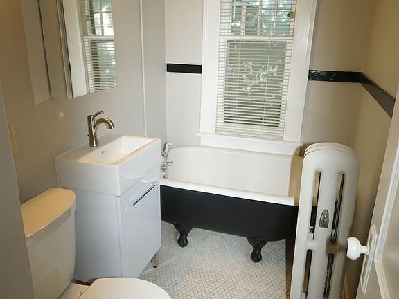 3rd image of 1703 Ashland Ave APT 1