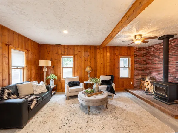 2177 Monroe St, Laramie, WY 82070
